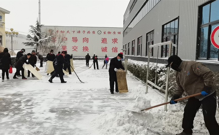 最美不止下雪天，還有這些“掃雪人”.jpg